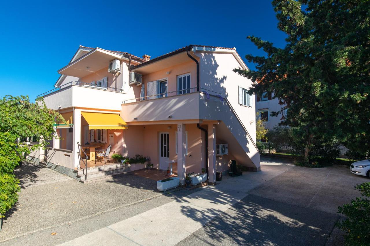 2-Bedroom Krk Apartment - Near Krk Beaches & Town! Krk Town Exterior photo